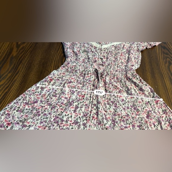 Francesca's Romper Women's Size XS Pink V Neck Ditzy Floral Lace Flutter Sleeve - Picture 8 of 16